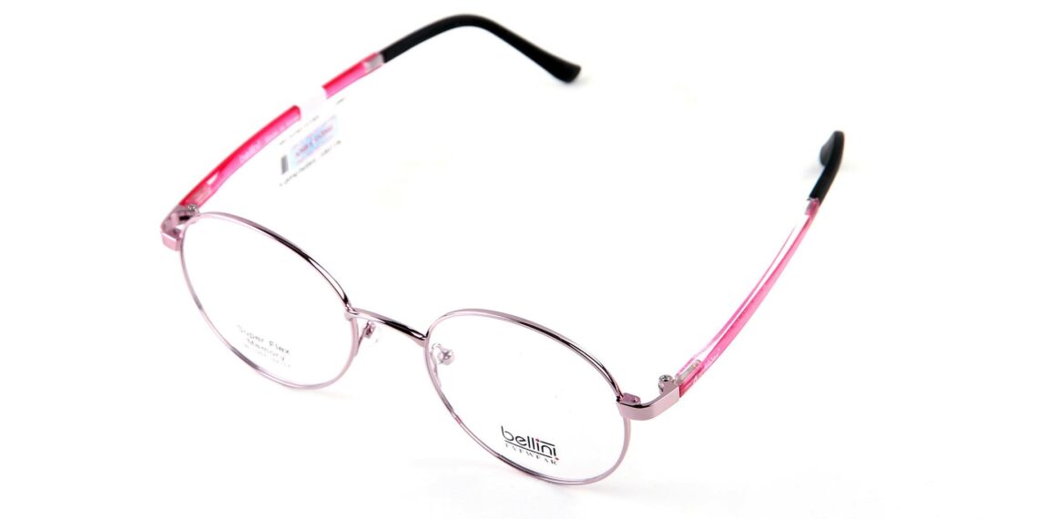 Bí Mật Về Kính Cận Đổi Màu Khói