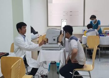 Kính Cận Mỏng Bảo Vệ Đôi Mắt Các "Sĩ Tử" Trong Mùa Thi Đại Học 2018