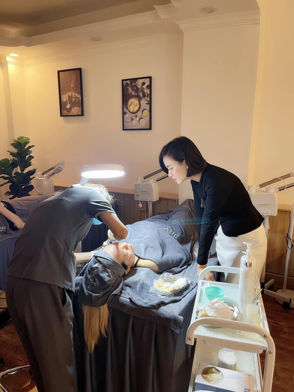 Ganzheitliche Arztpraxis - Nguyen Mai Huong Nguyễn mai Hương