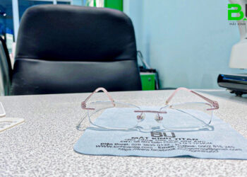 kinh-chong-anh-sang-xanh-0810