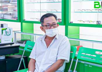 mat-kinh-da-trong-gia-bao-nhieu-2211