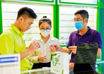 mat-kinh-BUTITAN-tuyen-dung-0302