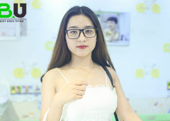 kinh-can-doi-mau-2705