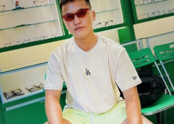 kinh-can-doi-mau-2002