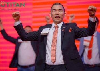 mat-kinh-BUTITAN-3103