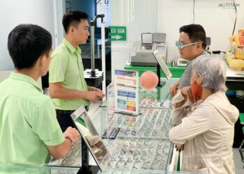 cua-hang-kinh-mat-gan-day-0503