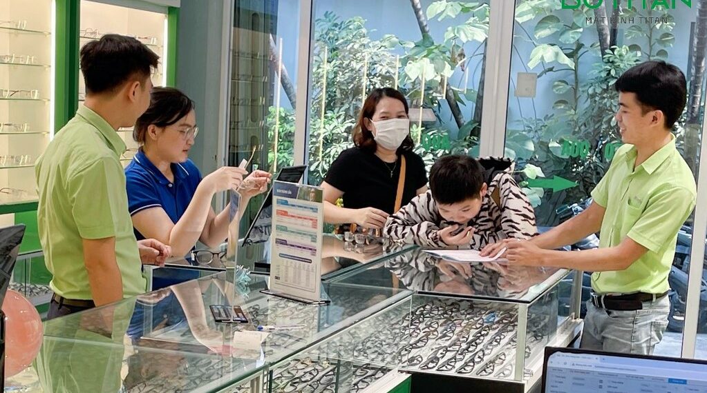 cua-hang-mat-kinh-Go-Vap-1303