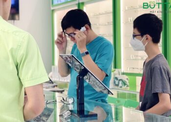 Cận 2 độ có nên đeo kính