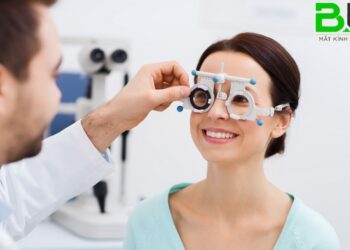 Có nên mổ cận không