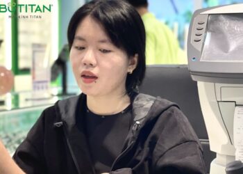 2 mắt không đều nhau