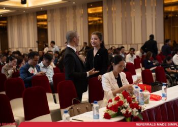 Mắt nhìn bị nhòe là bệnh gì