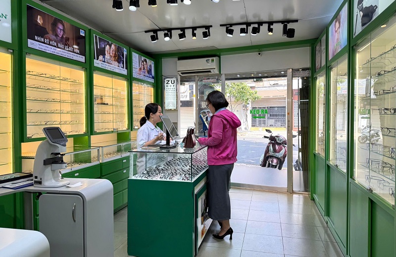 Mắt mờ như có màng che