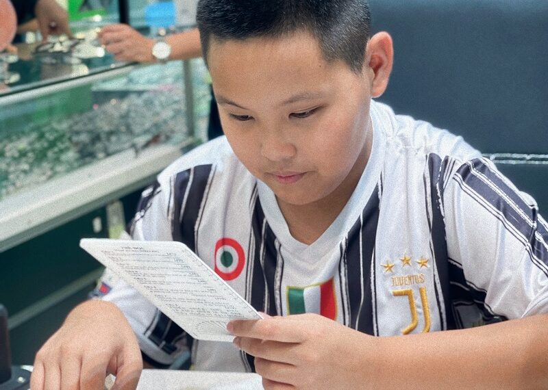 Trẻ bị cận thị