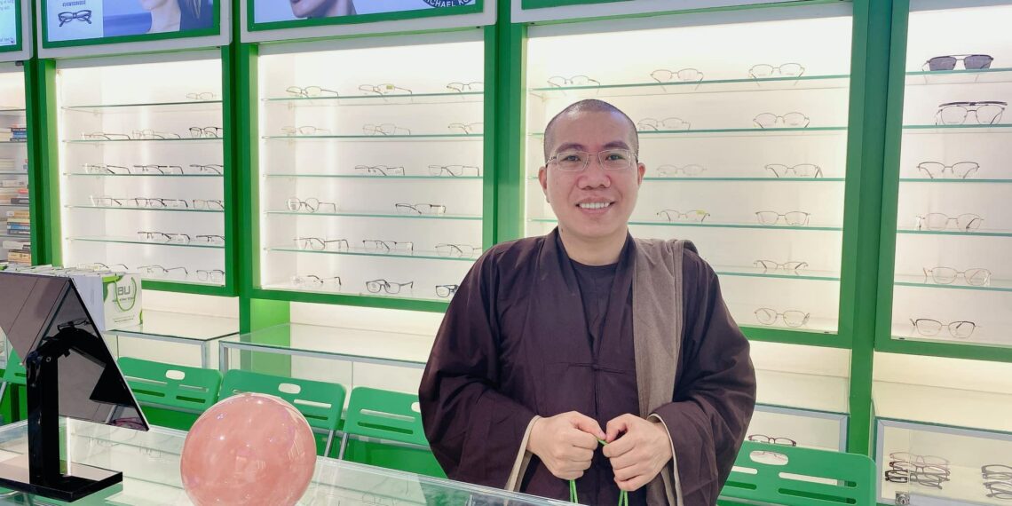 Kiểm tra mắt cận tại nhà
