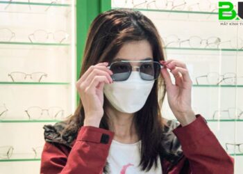 Kính đổi màu giá bao nhiêu