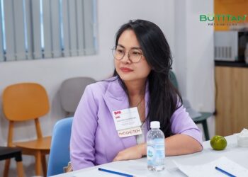 Mắt kính Crizal giá bao nhiêu