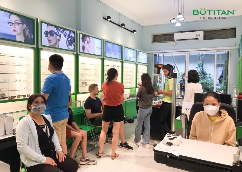 Mổ mắt cận Lasik giá bao nhiêu