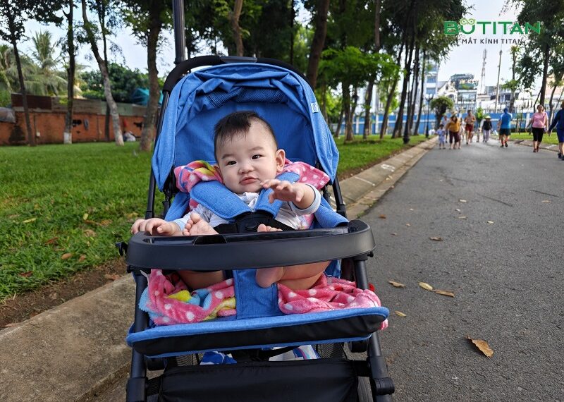 Dấu hiệu trẻ 1 tuổi thông minh