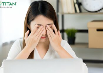 Đau mắt đỏ có uống kháng sinh không