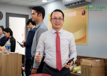 Làm kính cận giá bao nhiêu