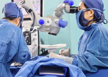 Mổ mắt cận thị