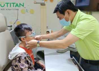 Kỹ thuật viên khúc xạ