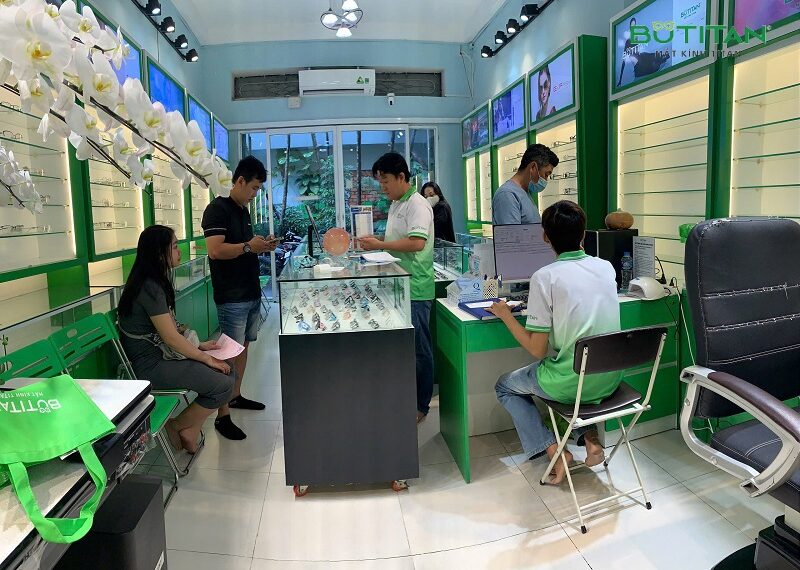 Nam nên học ngành gì