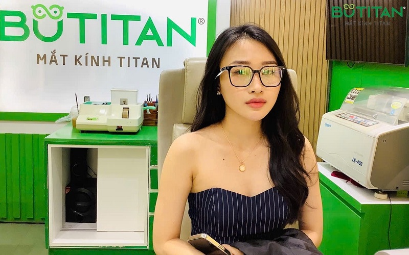 Mắt kính BUTITAN