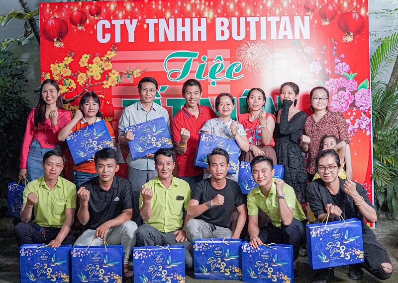 Tất niên cuối năm