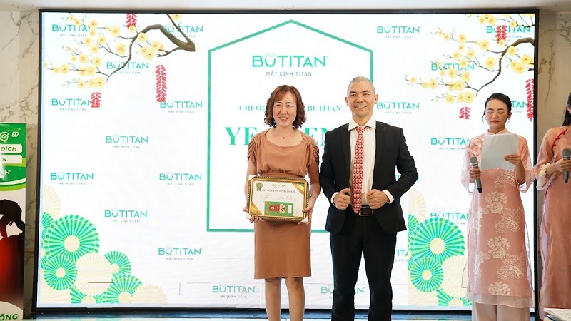 Mắt kính BUTITAN