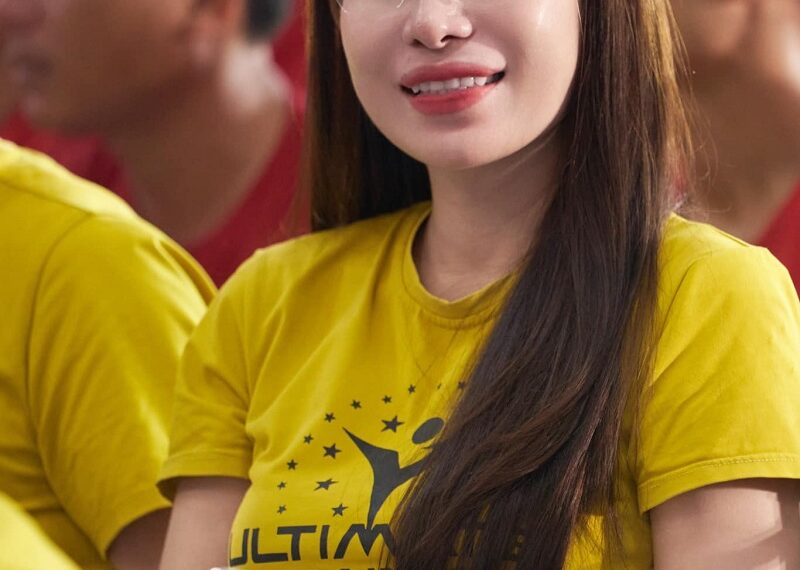 Gọng kính khoan titan