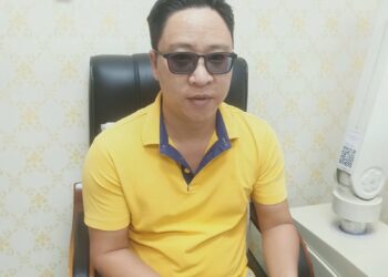 Kính đổi màu thời trang