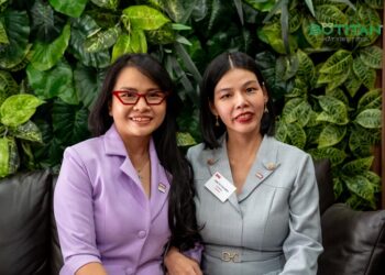 Gọng kính mắt mèo nữ