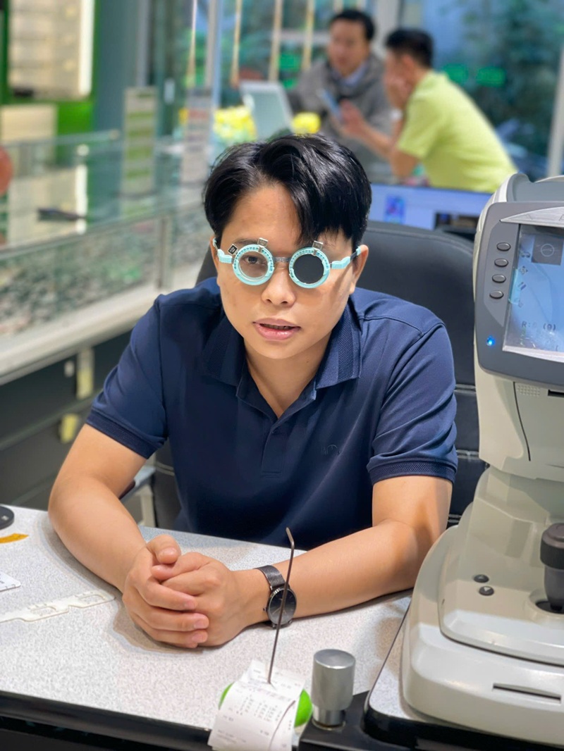 Mắt kính BUTITAN