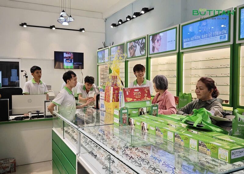 Cận 6 độ có đi nghĩa vụ không