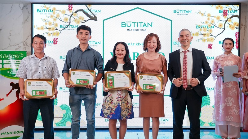 Mắt kính BUTITAN