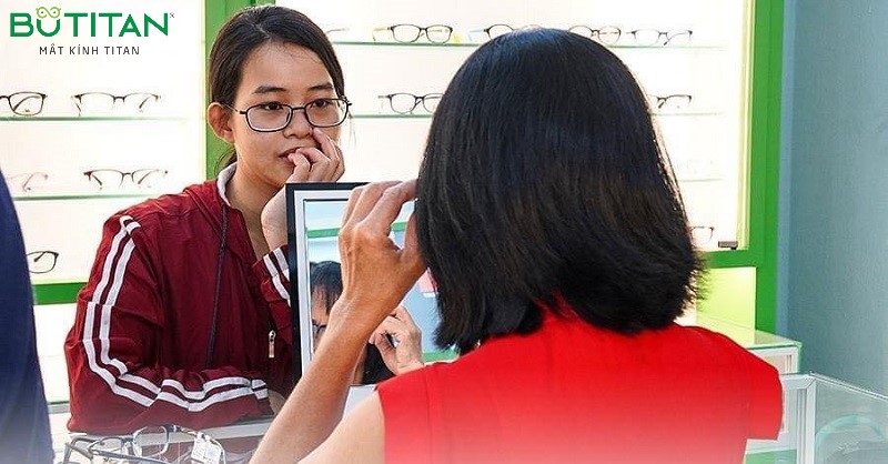 Kính chống ánh sáng xanh và tia UV