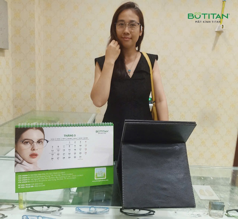Mua kính cận online
