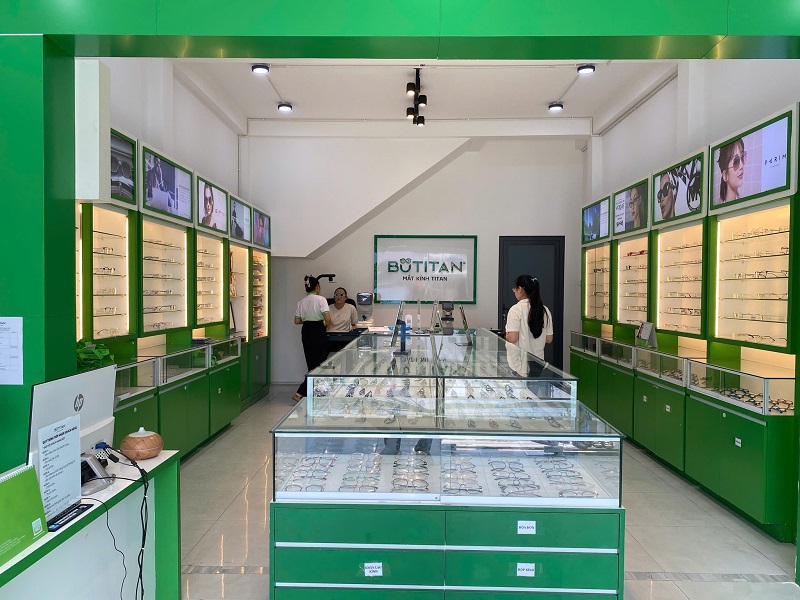 Cận 6 độ là nặng hay nhẹ