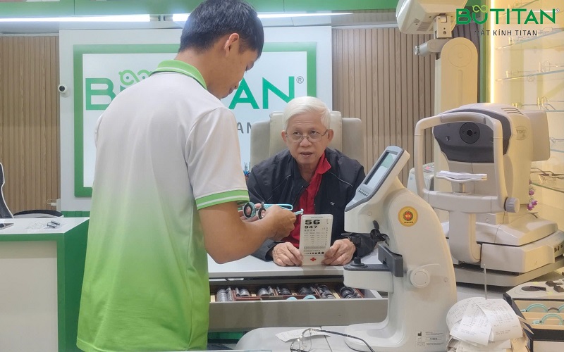 Cận 2 độ là nặng hay nhẹ