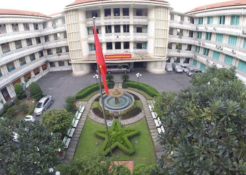 Bệnh viện Xanh Pôn có làm việc thứ 7 không