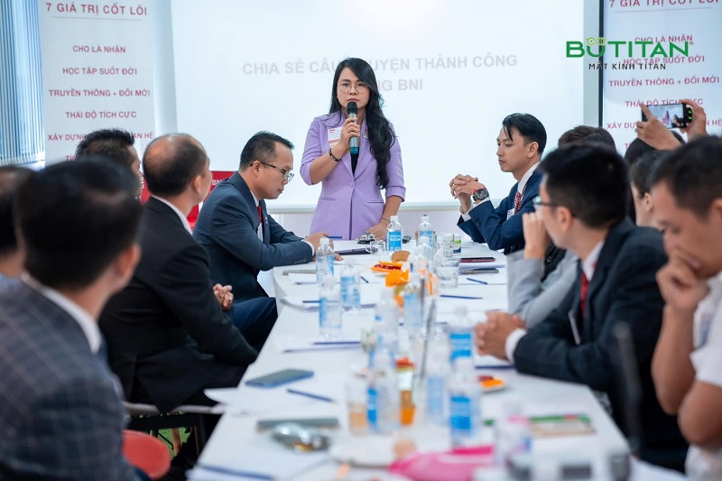 Mắt cận 0 5 độ