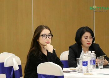 Đeo kính loạn thị bị chóng mặt