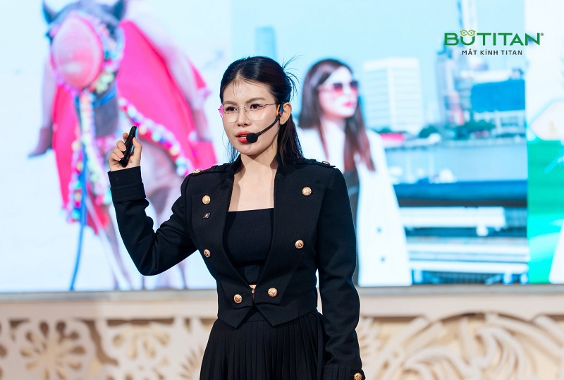 Đeo kính sai độ