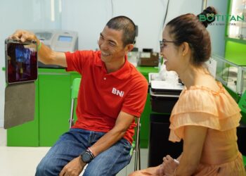 Mù màu thấy được màu gì