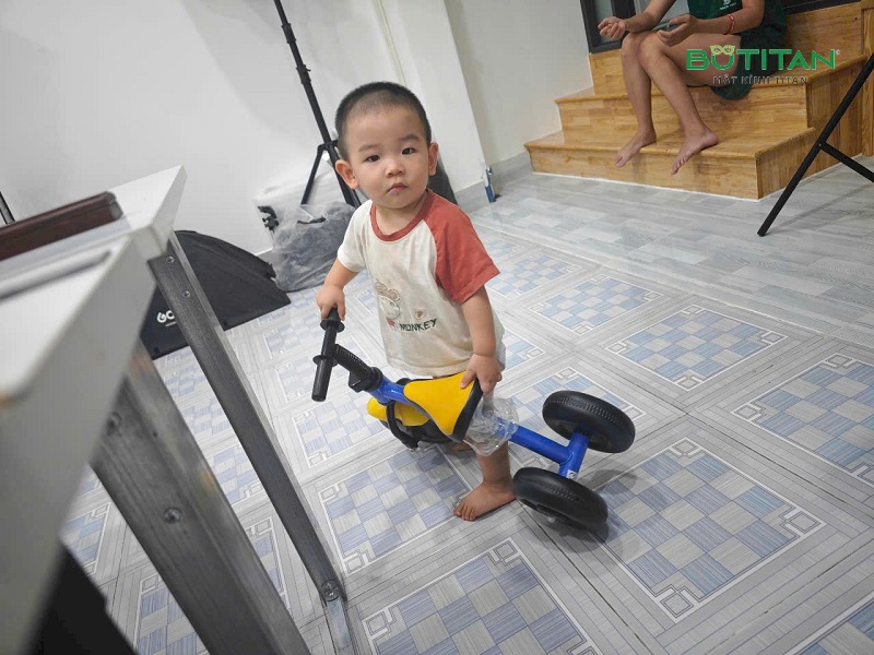 Nheo mắt là bệnh gì