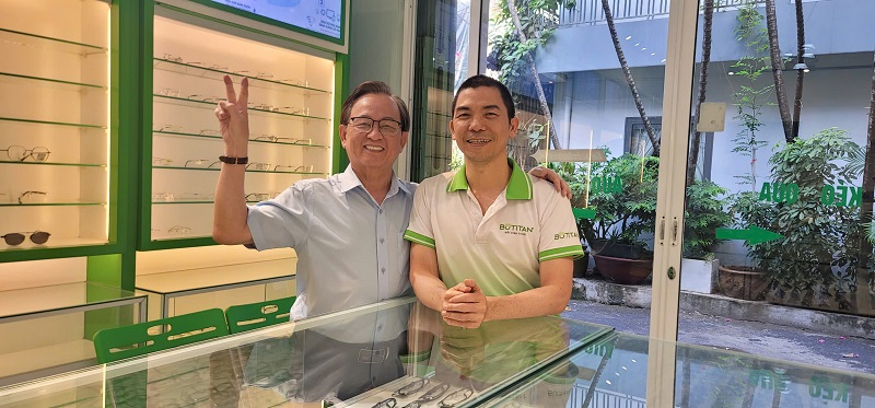 Tự nhiên mắt bị mờ là bệnh gì