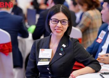 Cận 4 độ nhìn như thế nào