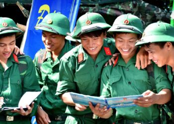 Loạn thị có đi nghĩa vụ quân sự không