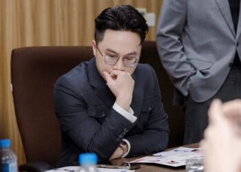 Cận 3 đi ốp là mấy độ